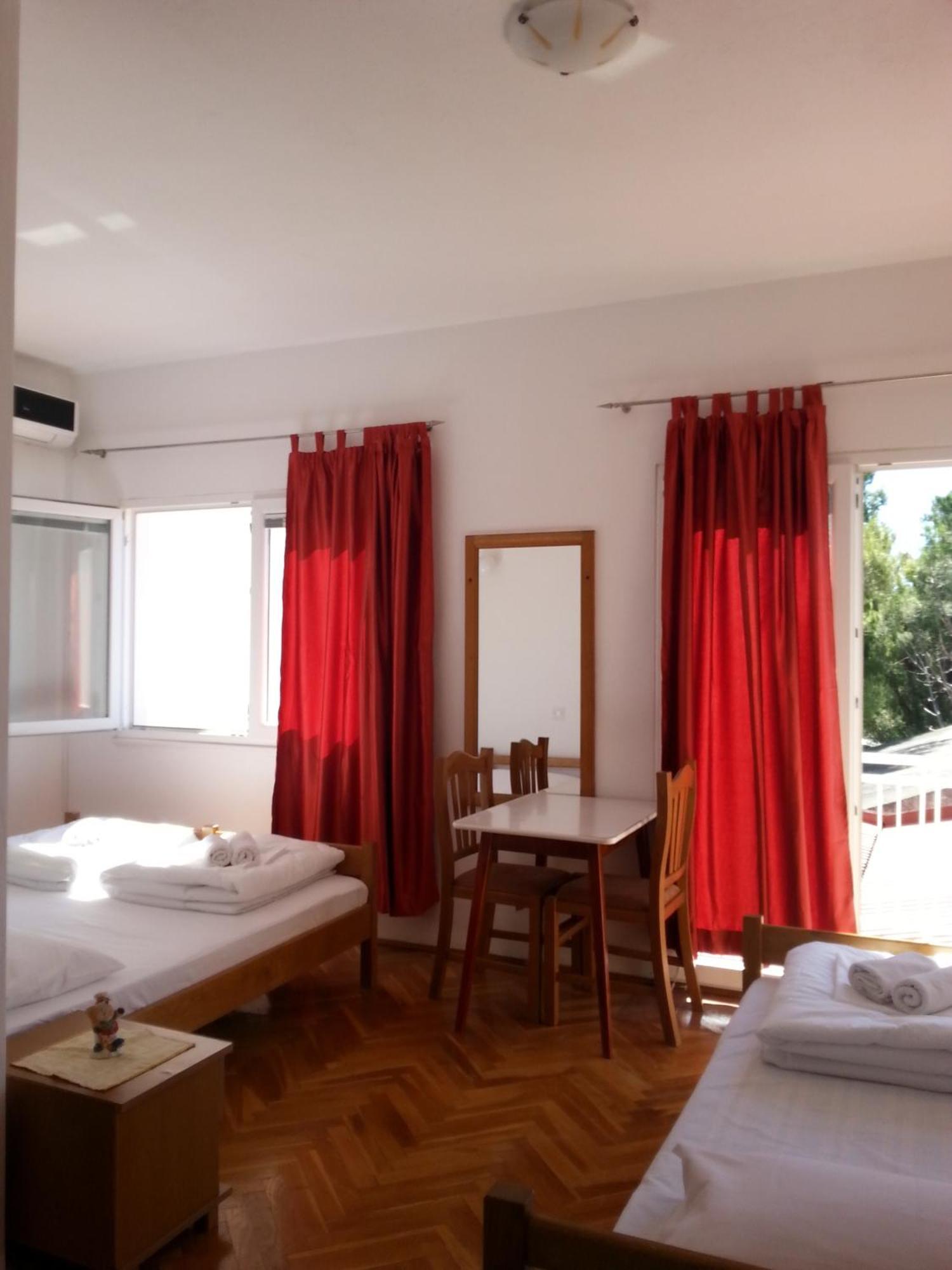 Rooms Ante Трибани-Крушчица Стая снимка